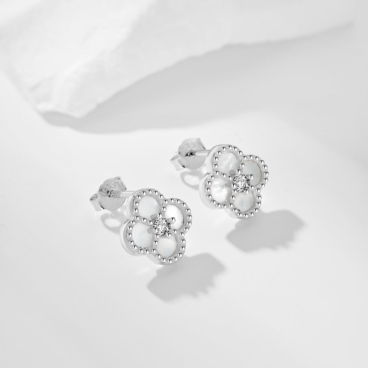 [baslovejewels]Four-Leaf Clover Flower Shape Exquisite Earrings