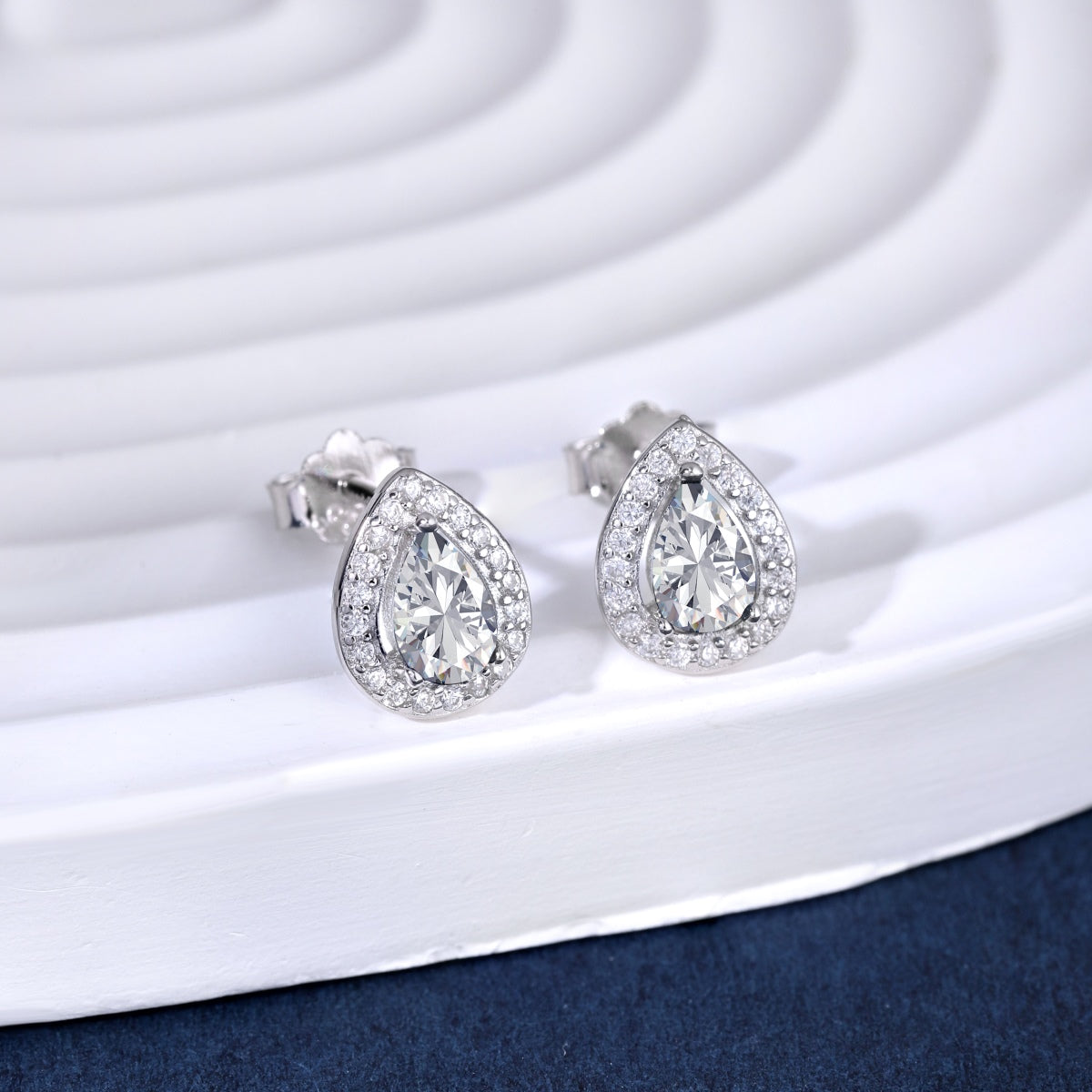 [baslovejewels]Luxurious Water Drop Shape Earrings