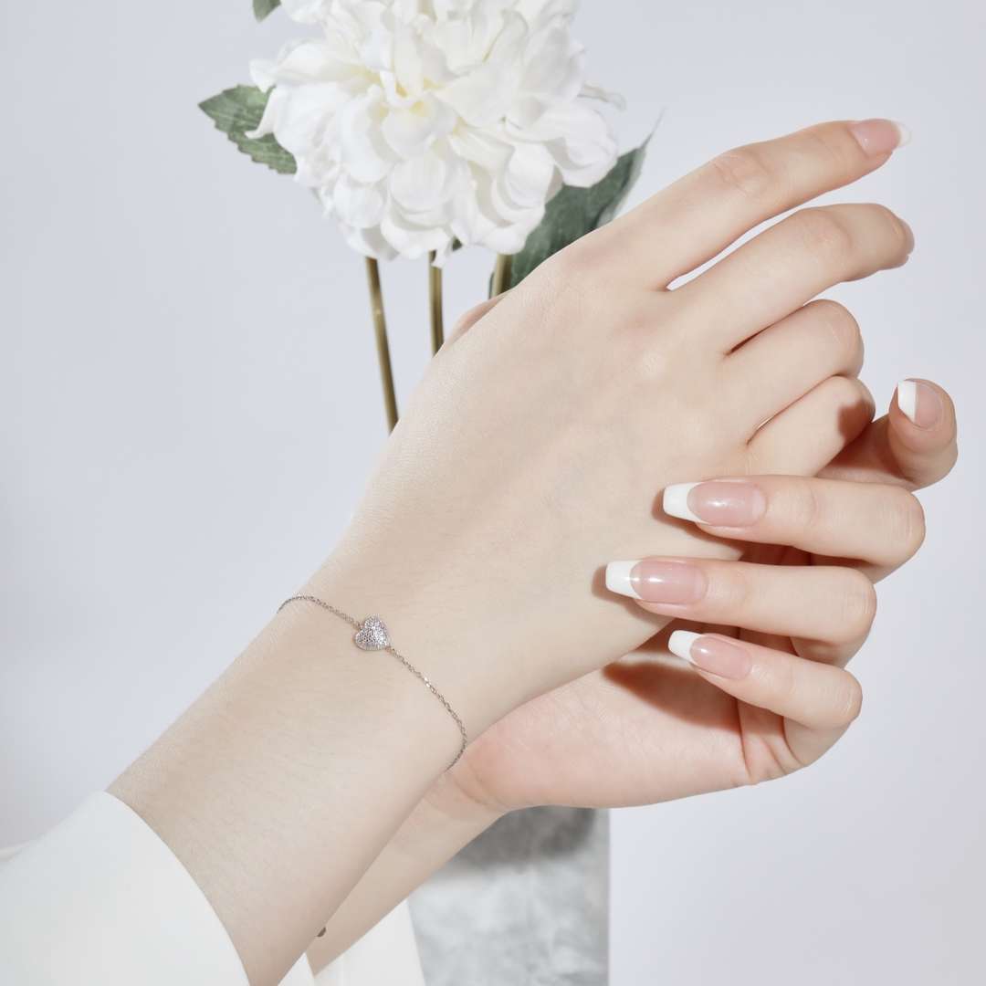 [baslovejewels]Heart-Shaped Gentle and Versatile Bracelet