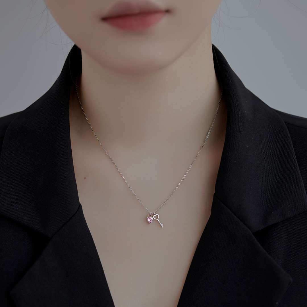 [baslovejewels]Unique Heart Shape Key Pendent Necklace