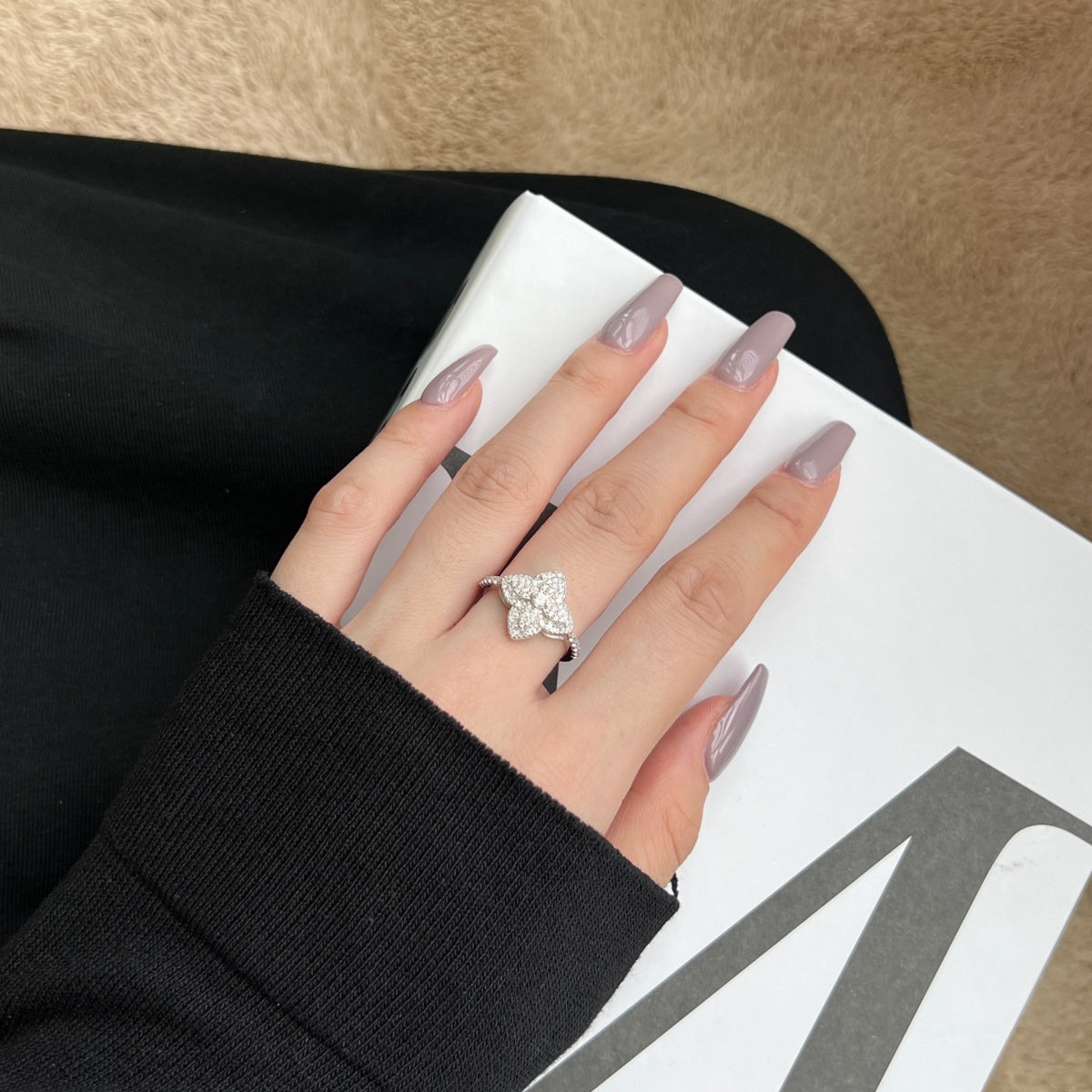 [baslovejewels]Luxurious Colorful Flower Shape Banquet Ring