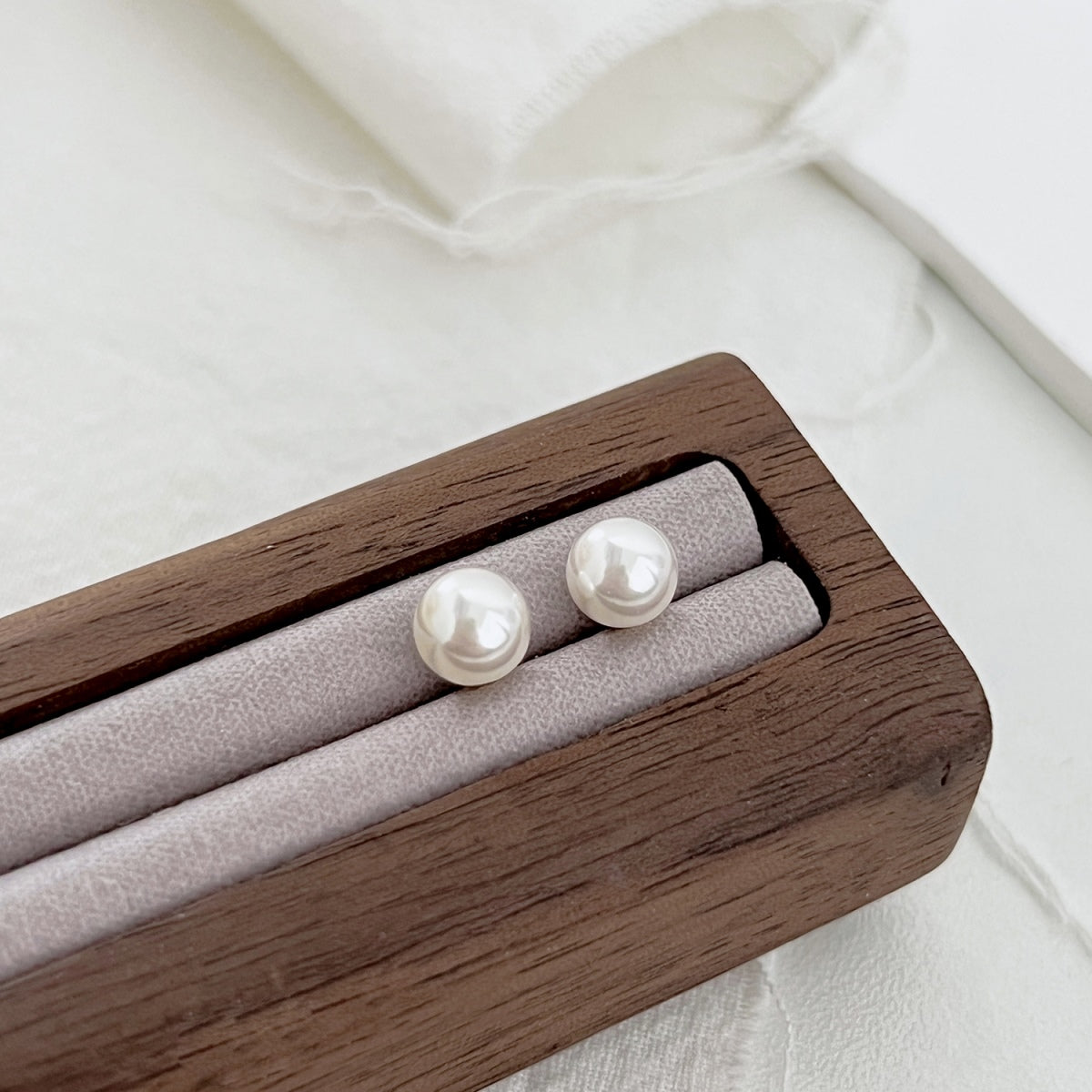 [baslovejewels]Delicate Pearl Earrings