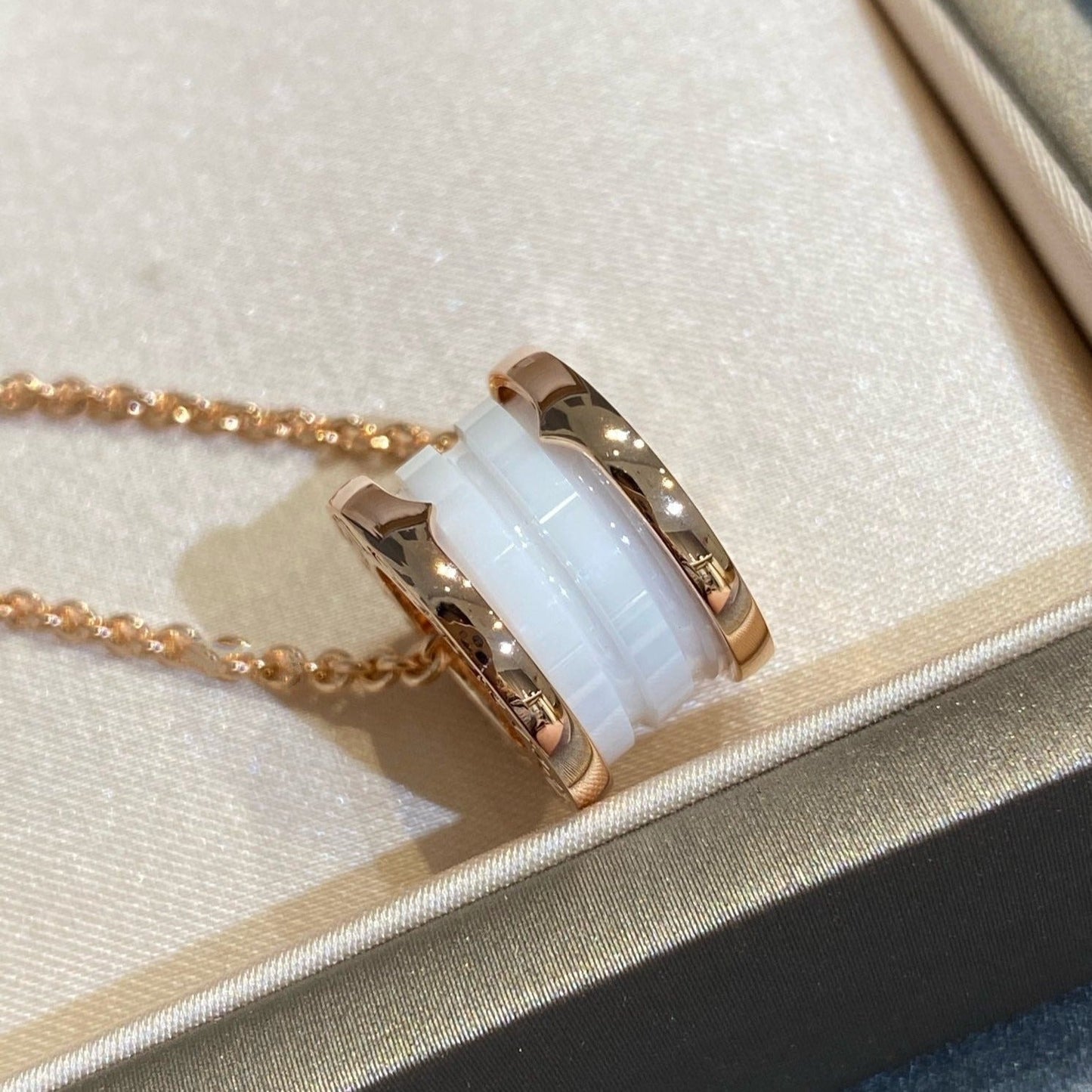 [baslovejewels]ZERO 1 WHITE CERAMIC PINK GOLD NECKLACE