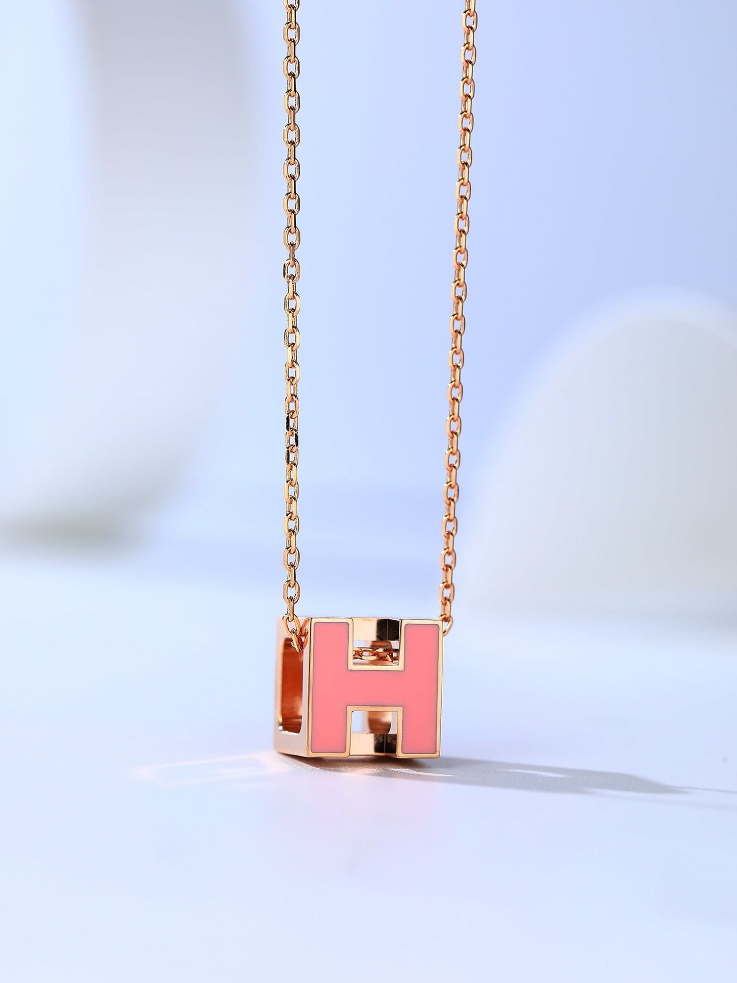 [baslovejewels]H CAGE PINK GOLD NECKLACE