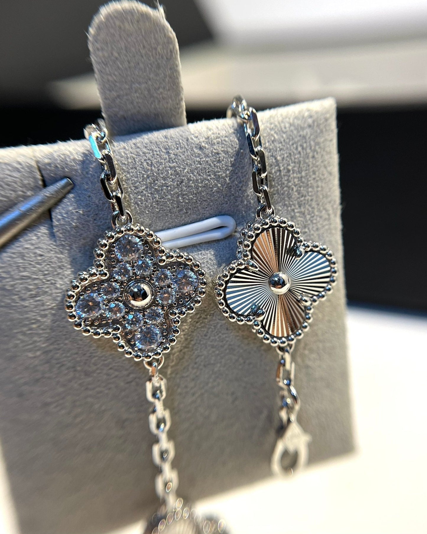 [baslovejewels]CLOVER 5 MOTIF SILVER DIAMOND BRACELET