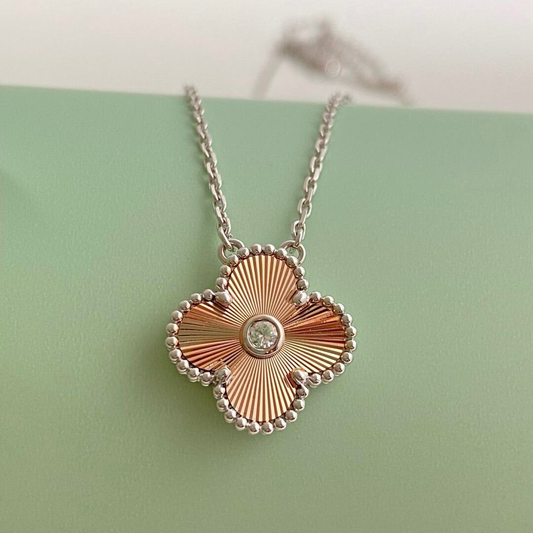 [basloveJW]CLOVER 15MM DIAMOND LASER NECKLACE- CHRISTMAS 2024 SPECIAL EDITION