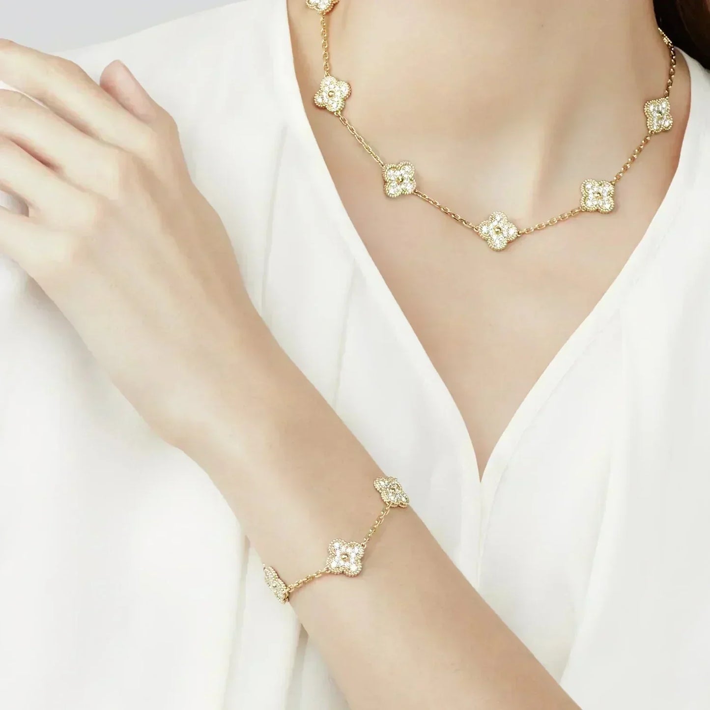 [baslovejewels]CLOVER 5 MOTIFS  FULL DIAMOND BRACELET