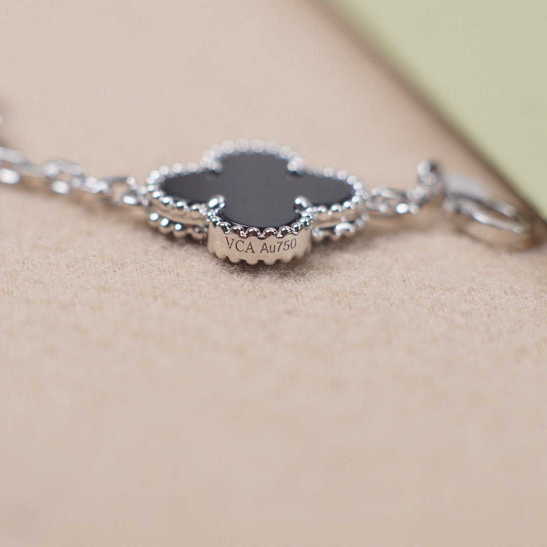 [baslovejewels]CLOVER 5 MOTIF ONYXS  BRACELET SILVER