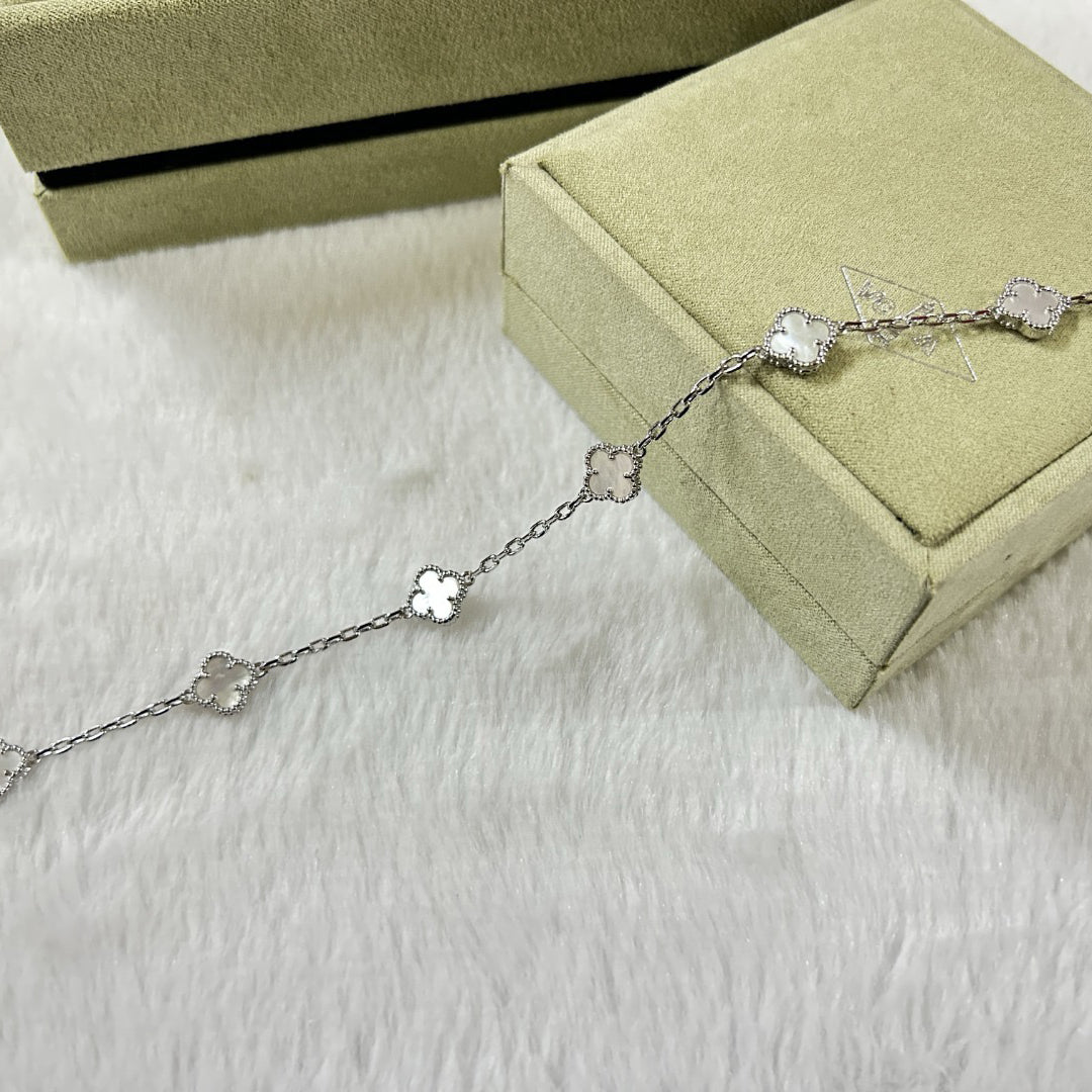 [baslovejewels]CLOVER 6 MOTIF WHITE MOP BRACELET