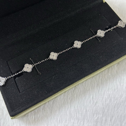 [baslovejewels]CLOVER 6 MOTIF DIAMOND BRACELET