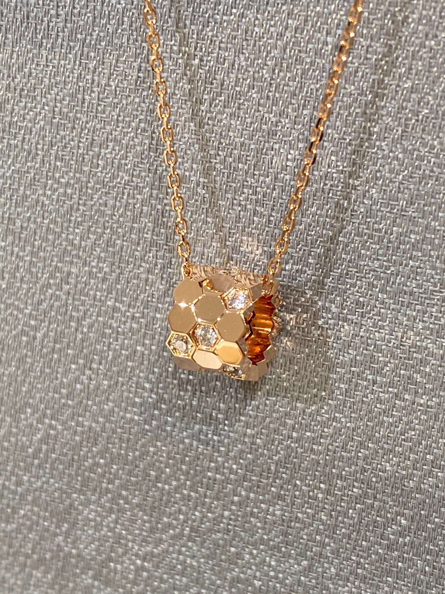 [baslovejewels]BEE LOVE DIAMOND NECKLACE