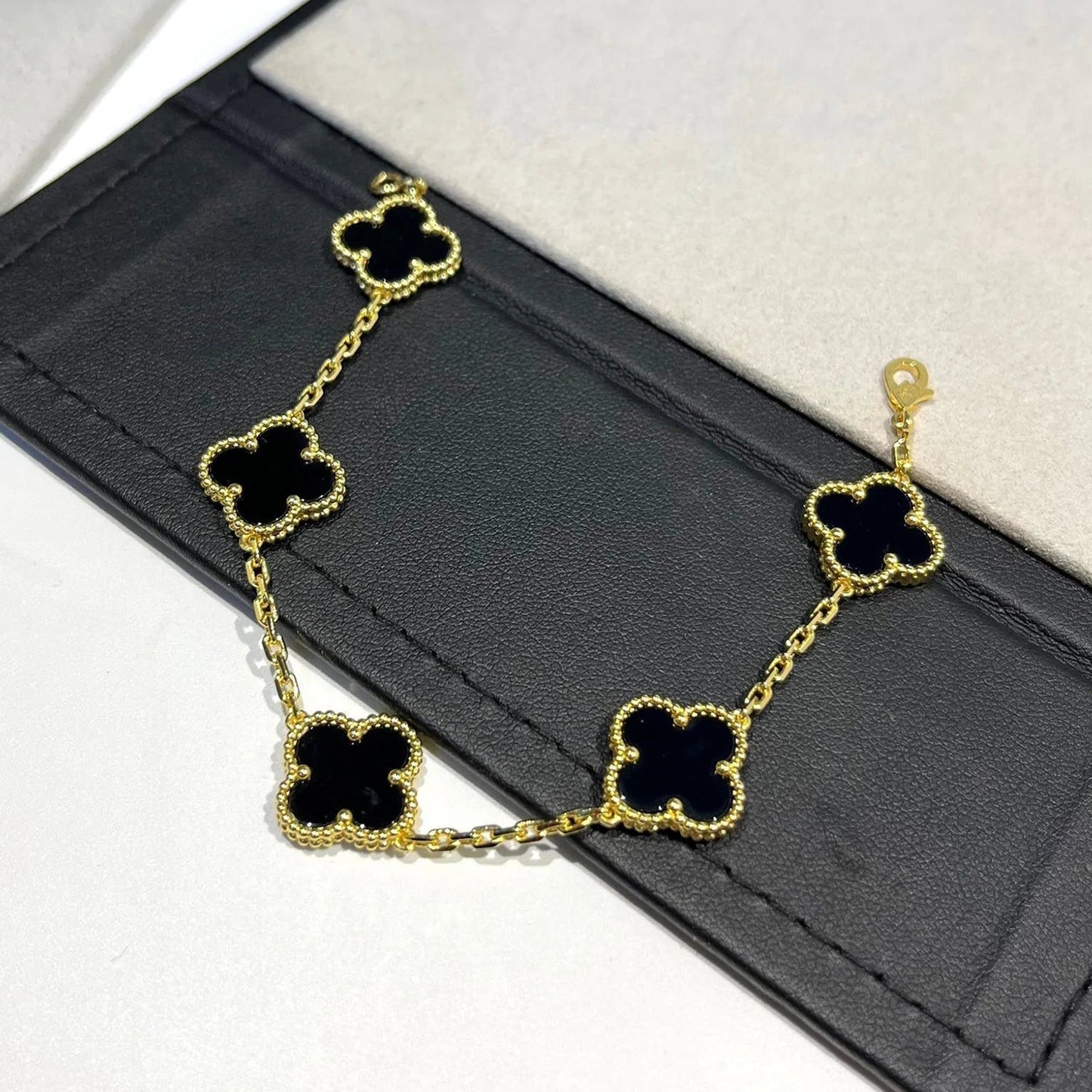 [baslovejewels]CLOVER  5 MOTIFS BLACK ONYX BRACELET