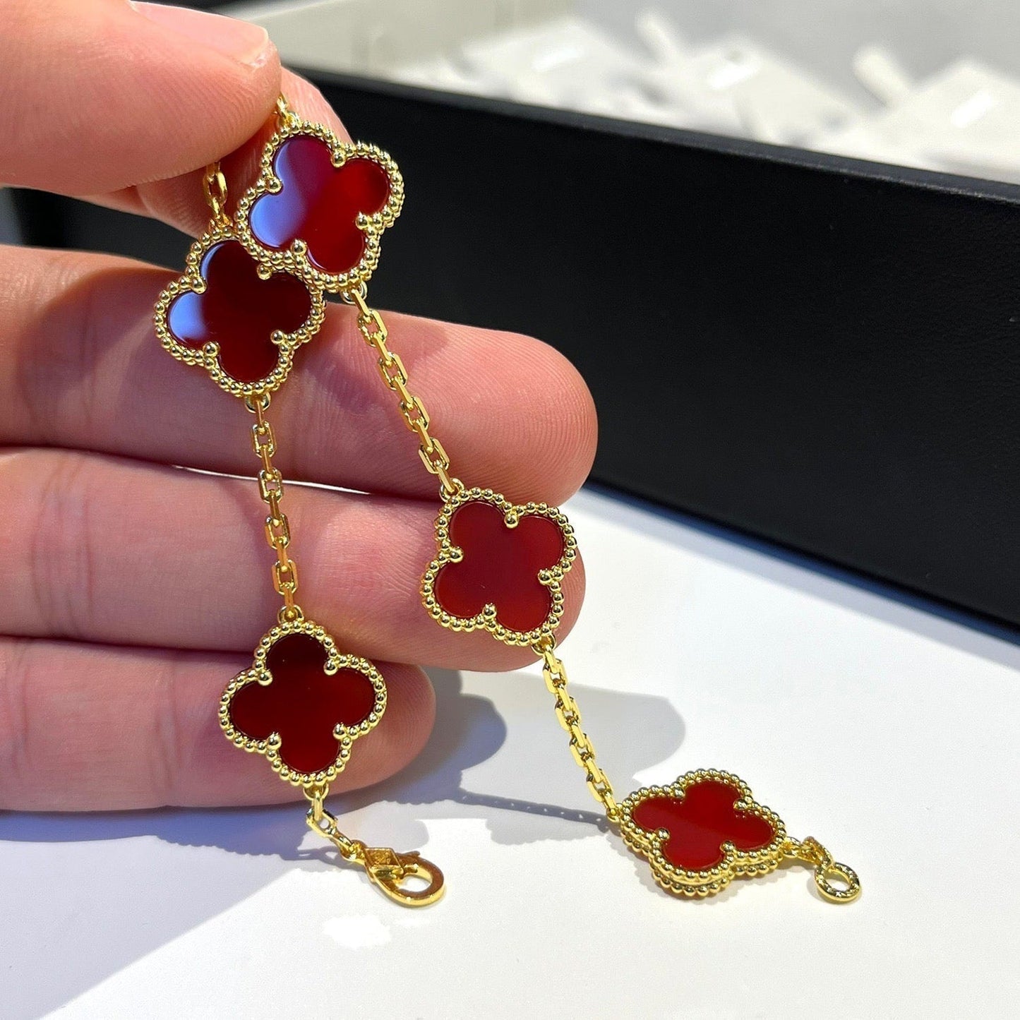 [baslovejewels]CLOVER 5 MOTIFS RED AGATE  BRACELET