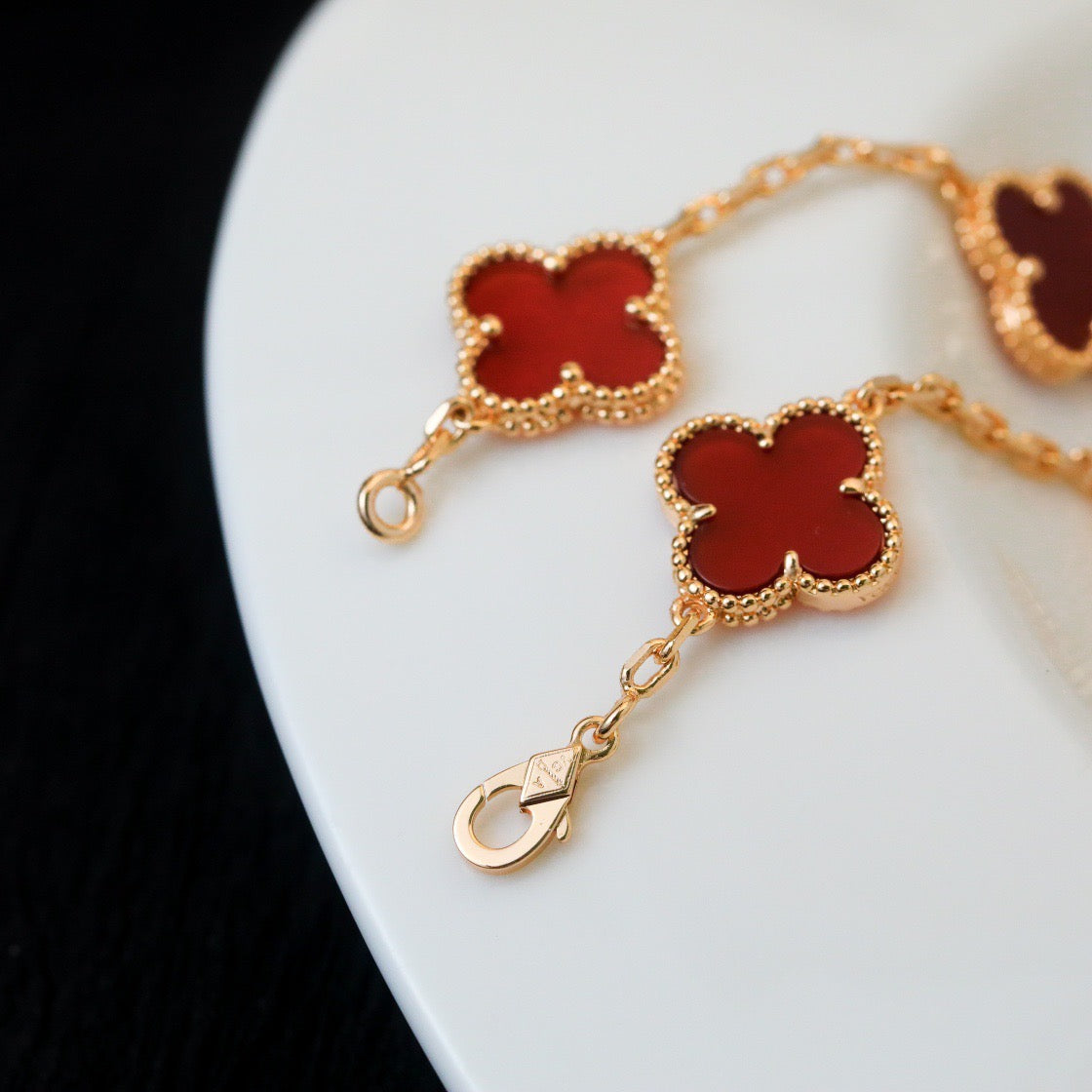 [baslovejewels]CLOVER 5 MOTIFS RED AGATE  BRACELET