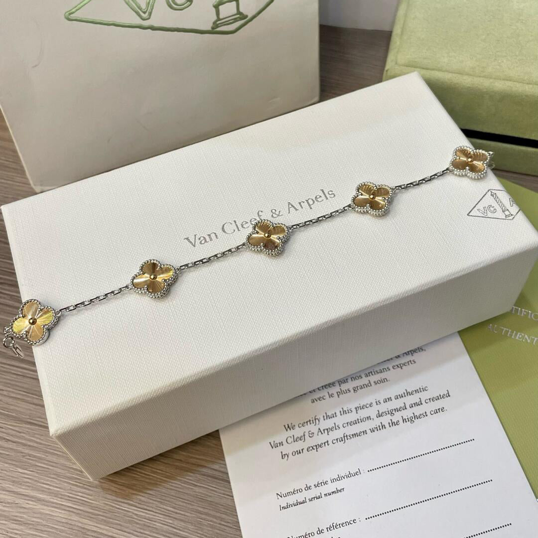 [baslovejewels]CLOVER  5 MOTIFS  CHRISTMAS LIMITED EDITION BRACELET